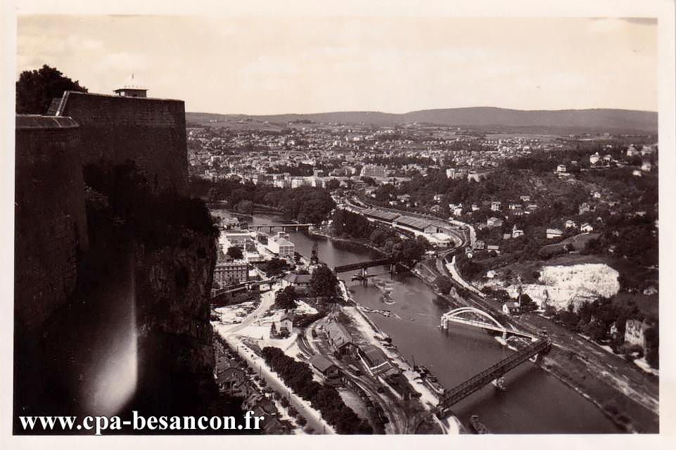 BESANÇON - le quartier Rivotte vu depuis la Citadelle - Photo allemande - années 1940
